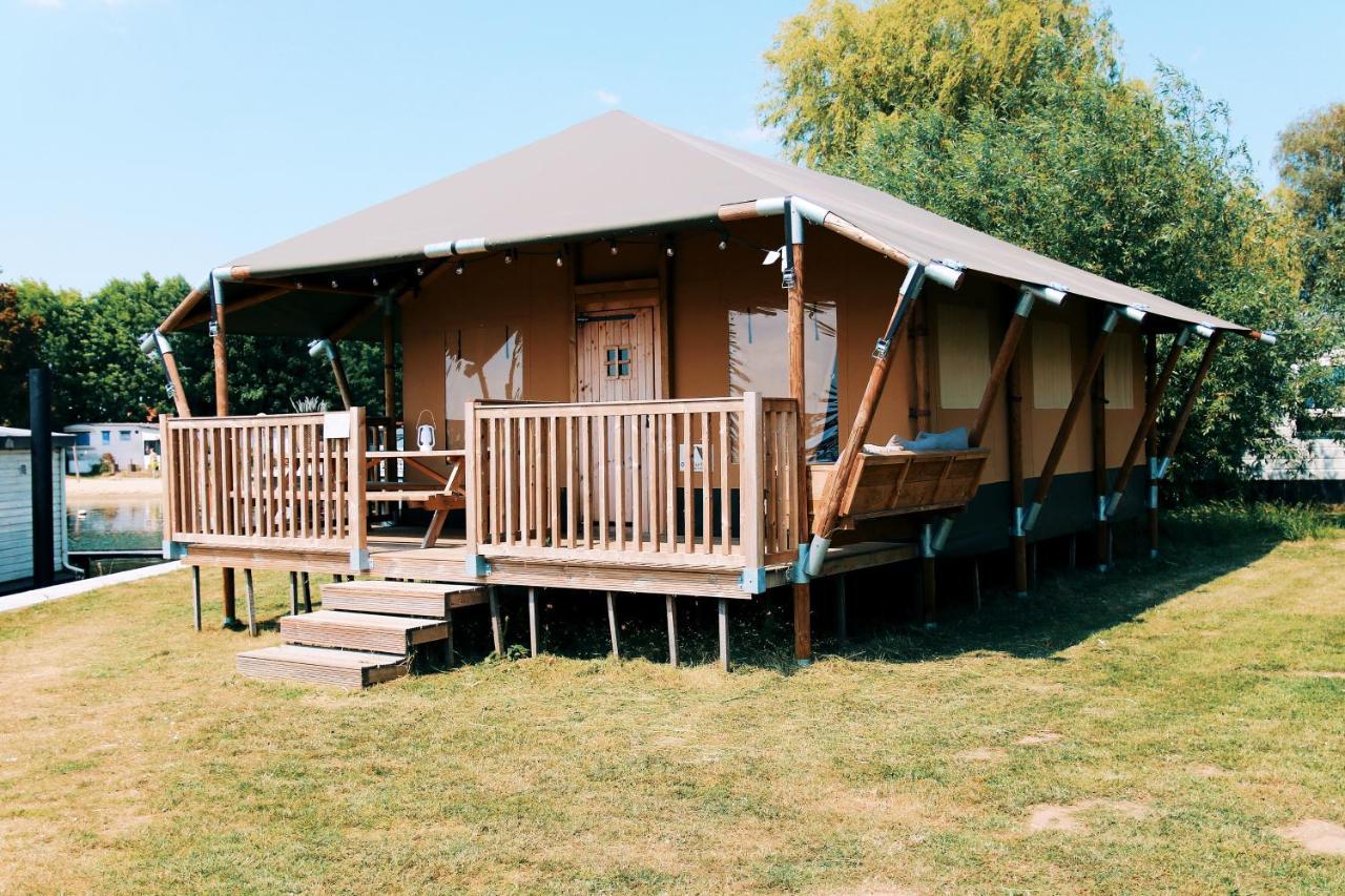 Luxury Lake Lodge Alphen  ภายนอก รูปภาพ