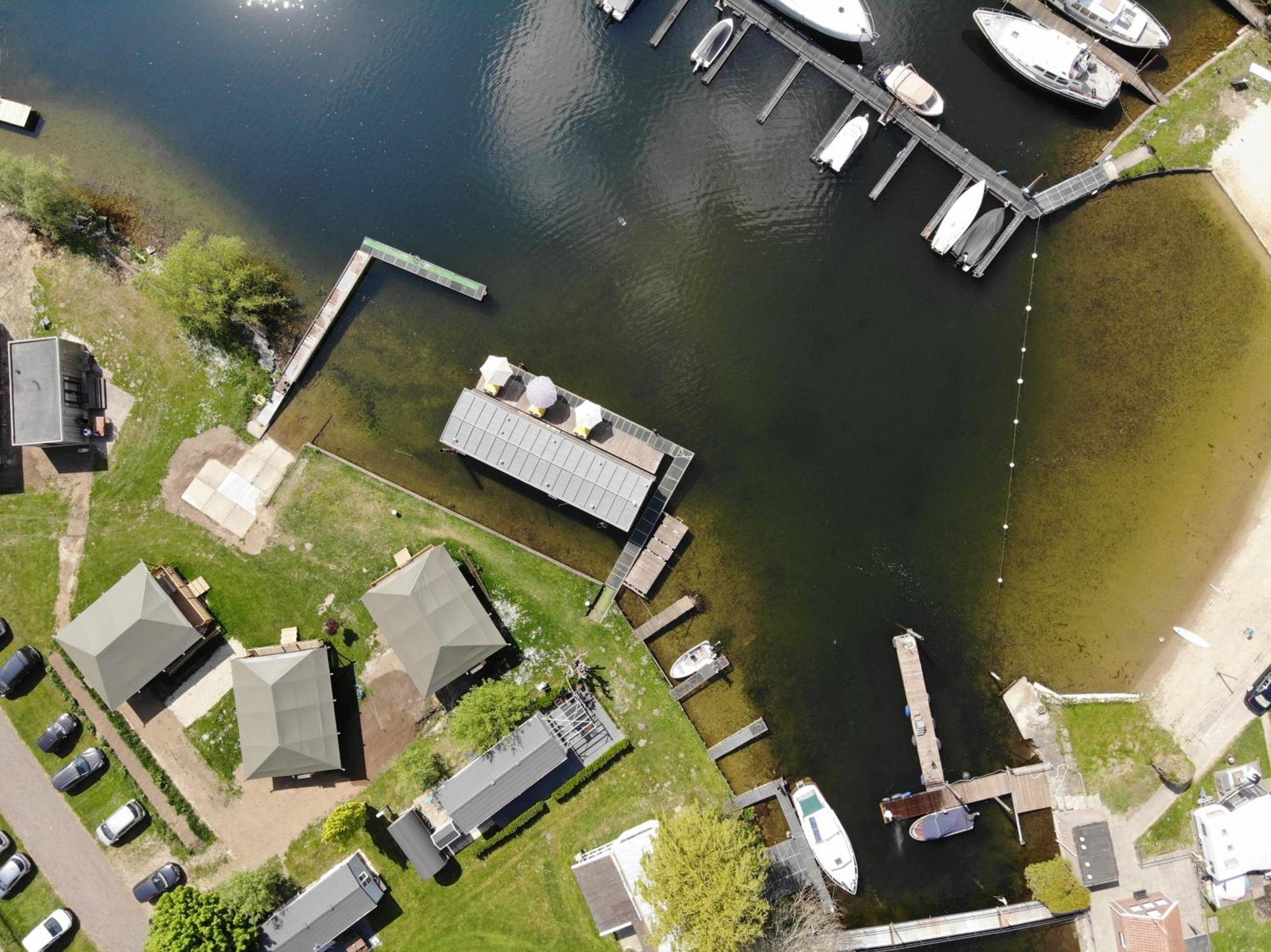 Luxury Lake Lodge Alphen  ภายนอก รูปภาพ