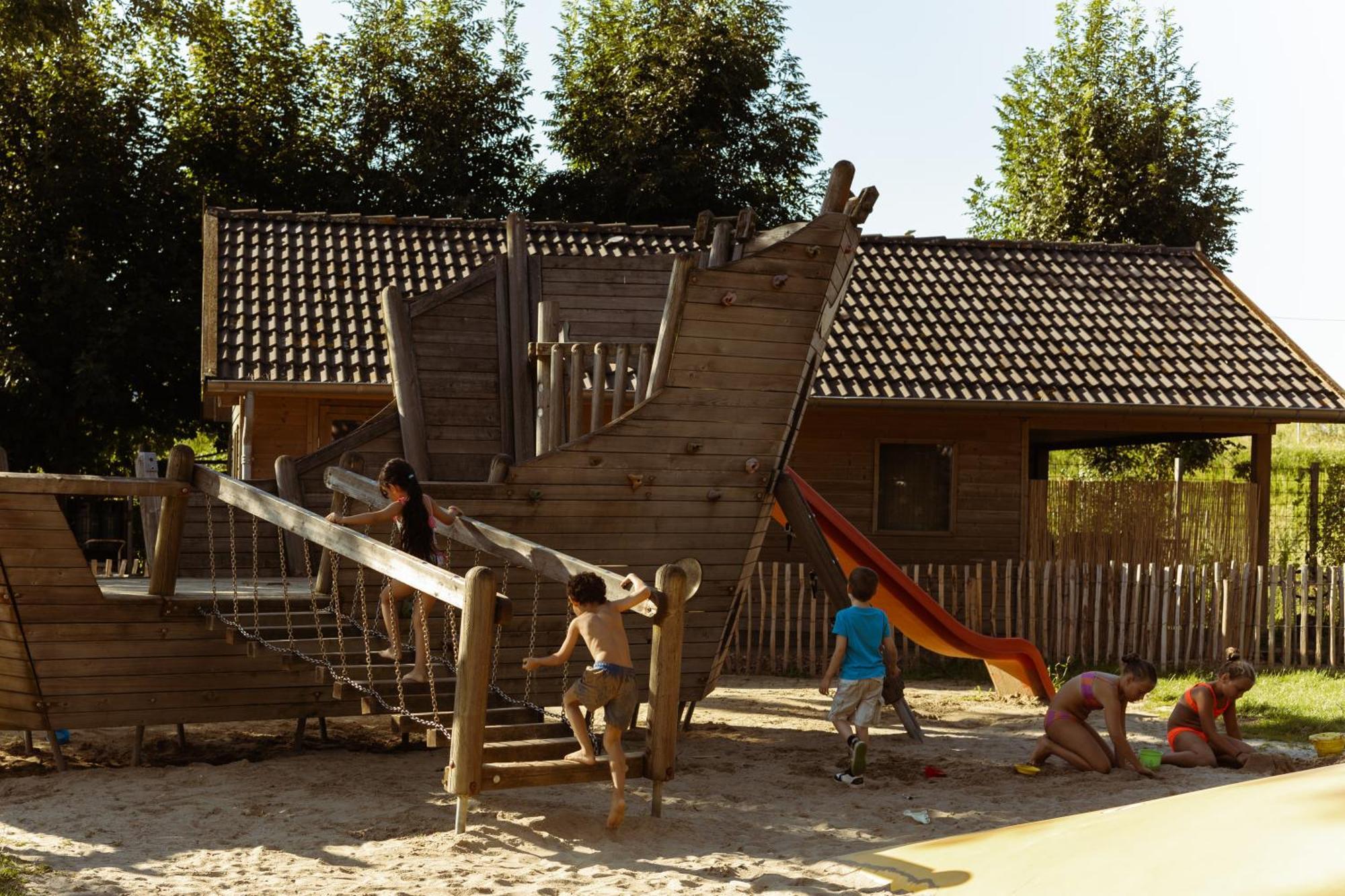 Luxury Lake Lodge Alphen  ภายนอก รูปภาพ